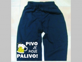 Pivo je moje palivo čierne teplákové kraťasy s tlačeným logom